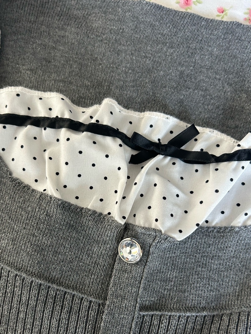 Gray Ribbed Button-Front Ruffle Hem Top - Picture 2 of 4